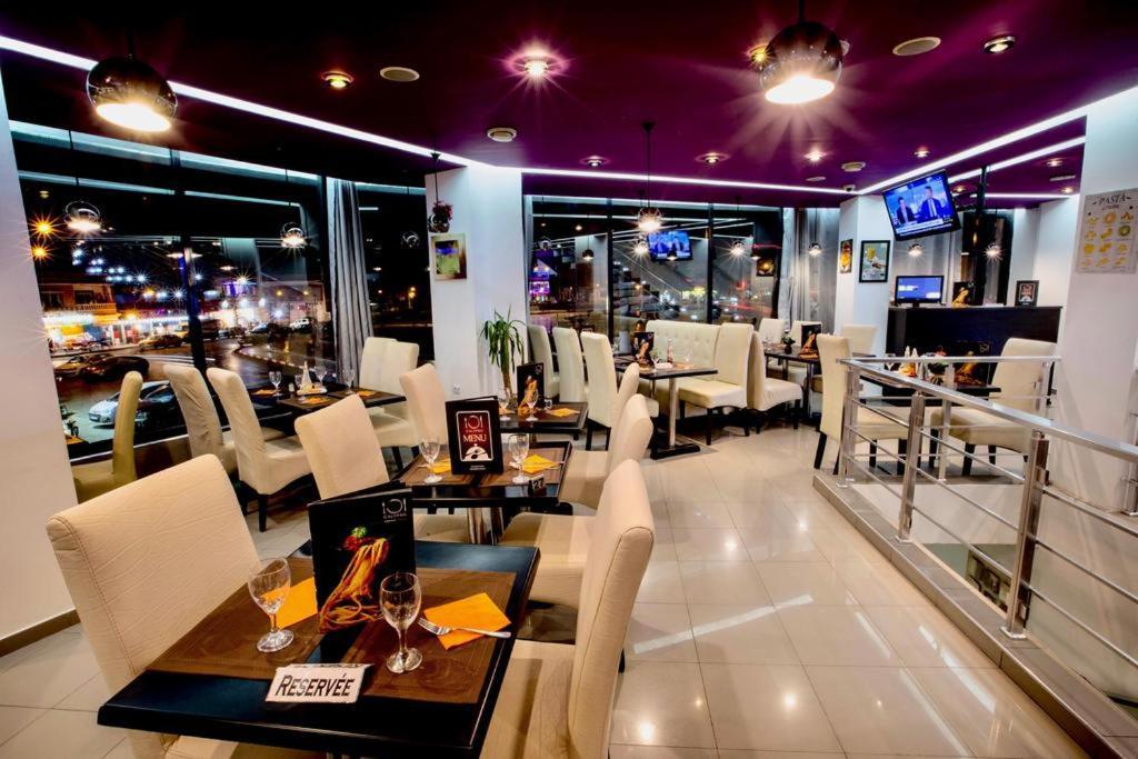 Hotel Calypso à Aïn El Turk Extérieur photo